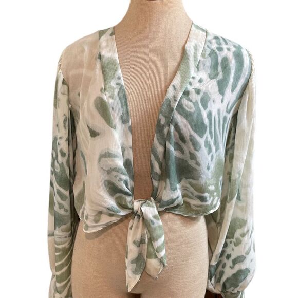 Saints & Hearts Green White Tie Front Top Shrug Size Medium - Picture 2 of 8